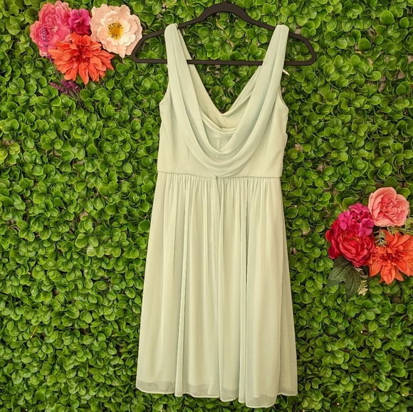 David's Bridal Grecian dress Meadow size 6 - Picture 2 of 6